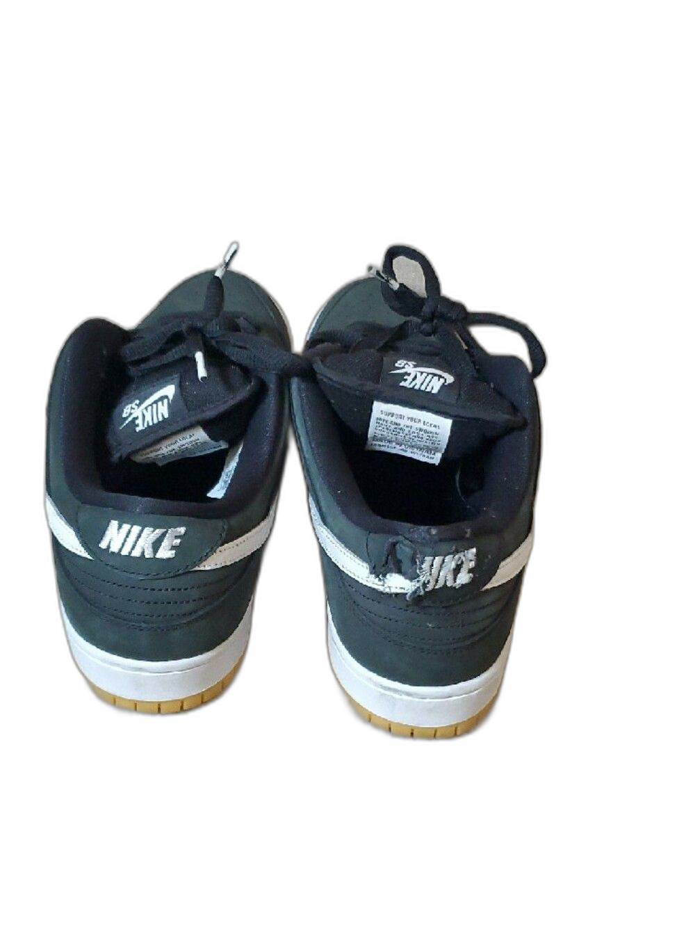 Nike Low-Top Sneakers in Black and White with Gum Outsole 12 - Picture 5 of 12